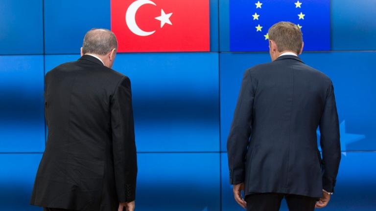«Αμήχανη» χαρακτηρίζει ο διεθνής Τύπος τη σημερινή συνάντηση ΕΕ - Τουρκίας
