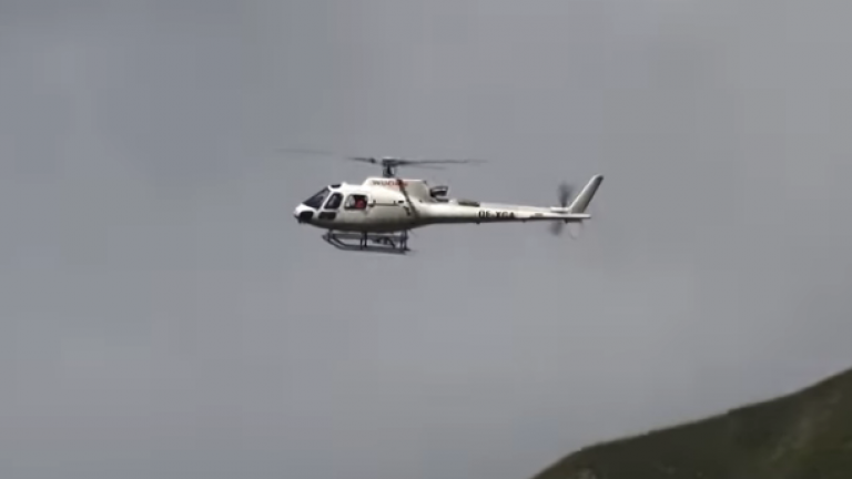 Ύποπτη πτήση ελικοπτέρου πάνω από την αεροπορική βάση στα Μέγαρα