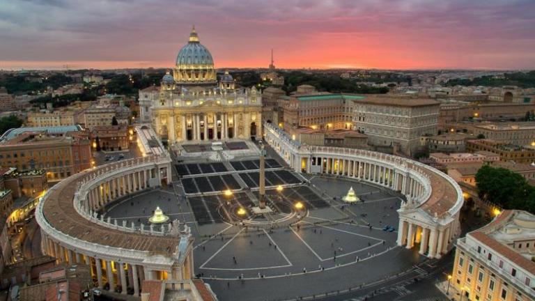 Νέο σκάνδαλο στο Βατικανό: Συνελήφθη ιερέας για παιδική πορνογραφία
