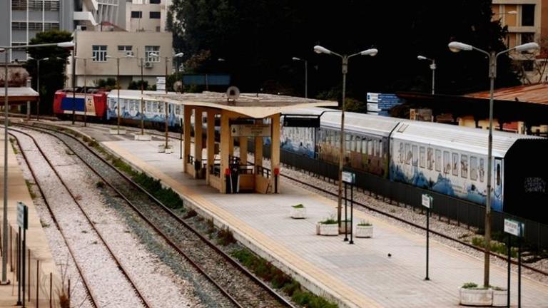 Θεσσαλονίκη: Νεαρός άνδρας έχασε τη ζωή του από ηλεκτροπληξία στο σιδηροδρομικό σταθμό