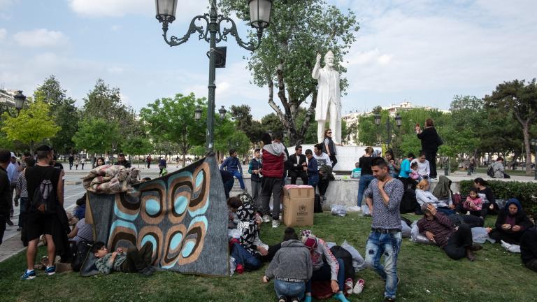 Θεσσαλονίκη: Πρόσφυγες κατασκήνωσαν και διανυκτέρευσαν στο κέντρο της πόλης