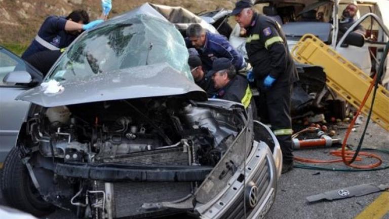 Κρήτη: Μετωπική σύγκρουση αυτοκινήτων-Δύο τραυματίες