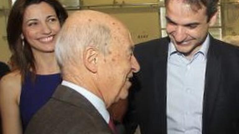 Τι λέει η ΝΔ για δημοσίευμα περί συνάντησης του Κυριακού Μητσοτάκη και της Ντόρας Μπακογιάννη με τον Κώστα Σημίτη