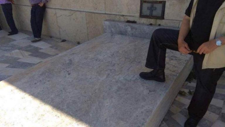 ΕΤΕ ΔΕΗ: Ασεβής και απαράδεκτος ο διαδηλωτής με το πόδι στο μνημείο του Αγνωστου Στρατιώτη 