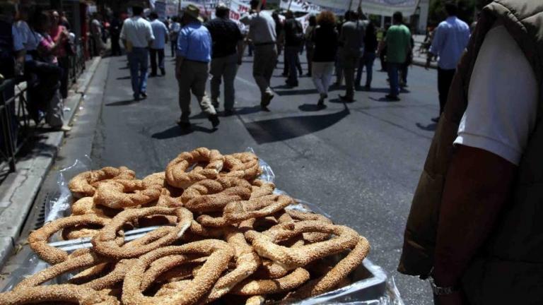 Ολόκληρο το γράμμα του νόμου εξαντλήθηκε σε έναν κουλουρά έξω από εκκλησία