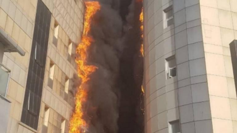 Συναγερμός στις Αρχές από μεγάλη πυρκαγιά που έχει ξεσπάσει  σε νοσοκομείο στην Κωνσταντινούπολη (LIVE ΒΙΝΤΕΟ)