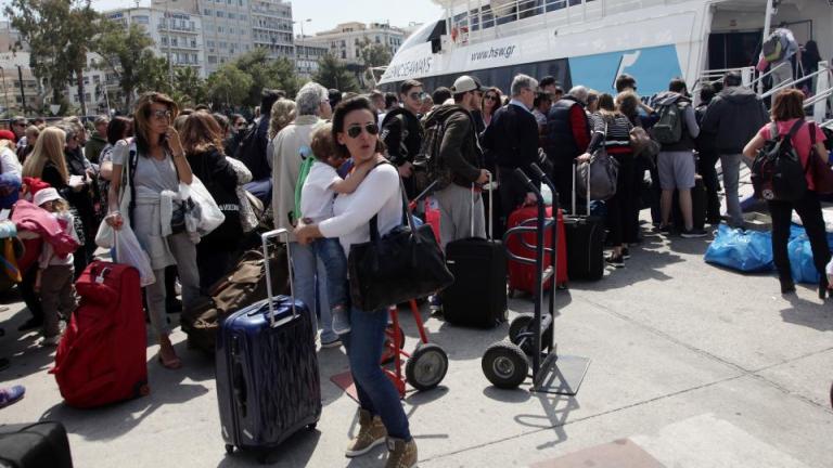 Πάσχα 2018: Ξεκίνησε η έξοδος των εκδρομέων - Αυξημένη κίνηση στα λιμάνια - Στο πόδι η Τροχαία