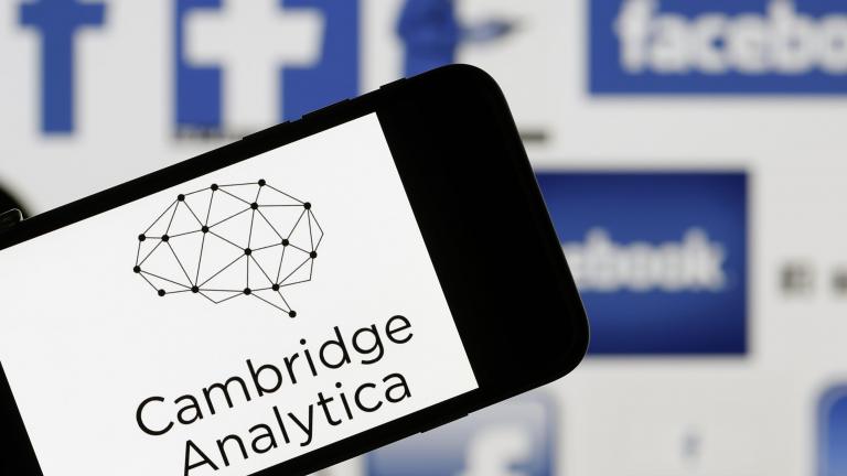 Είναι ο Facebook λογαριασμός σου στη λίστα της Cambridge Analytica; Δες εδώ! (ΦΩΤΟ)