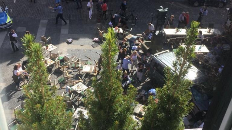 EKTAKTO: Αυτοκίνητο έπεσε σε πλήθος στη Γερμανία-Πληροφορίες για 3 νεκρούς (ΦΩΤΟ)