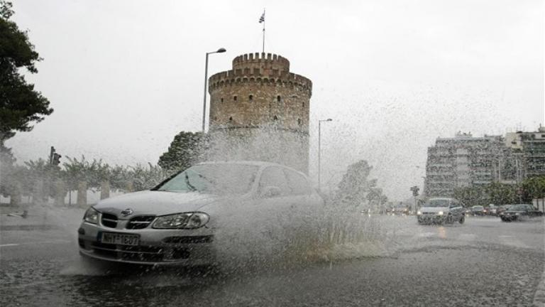 Θεσσαλονίκη: Χάος στην πόλη από τις σφοδρές καταιγίδες-Ποτάμια οι δρόμοι (ΦΩΤΟ+ΒΙΝΤΕΟ)