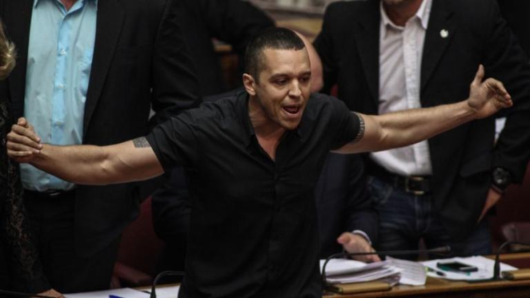 ΣΥΡΙΖΑ: Η Βουλή πρέπει να ξεβρομίσει από τους νοσταλγούς του Χίτλερ