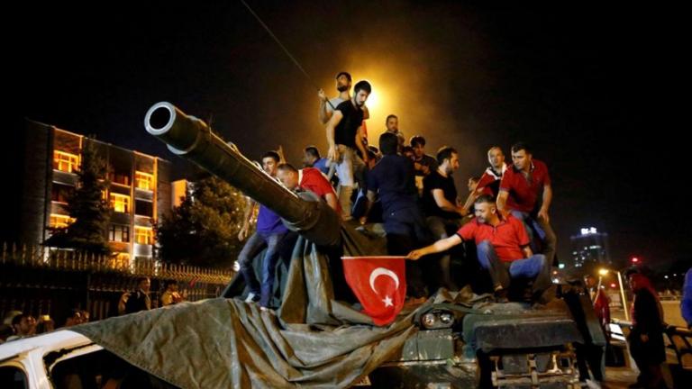 Τουρκικό δικαστήριο καταδίκασε 104 ανθρώπους σε ισόβια για συμμετοχή στο πραξικόπημα!