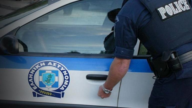 Θεσσαλονίκη: Σύλληψη 40χρονου διακινητή μετά από καταδίωξη και ανατροπή οχήματος που μετέφερε 12 μετανάστες 
