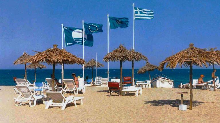 Δεύτερη παγκοσμίως η Ελλάδα στις «Γαλάζιες σημαίες» για τις παραλίες της (ΓΡΑΦΗΜΑ)