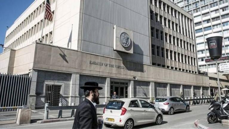 Ισραήλ: Τρεις πινακίδες με την ένδειξη "Πρεσβεία των ΗΠΑ" έκαναν την εμφάνισή τους στην Ιερουσαλήμ 
