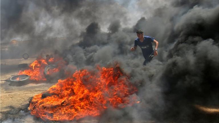 Μακελειό στη Γάζα: 38 νεκροί Παλαιστίνιοι λίγο πριν το άνοιγμα της πρεσβείας των ΗΠΑ στην Ιερουσαλήμ-Ανάμεσα στους νεκρούς  ένα 14χρονο παιδί και ένας που βρισκόταν σε αναπηρικό καροτσάκι (ΦΩΤΟ-ΒΙΝΤΕΟ)