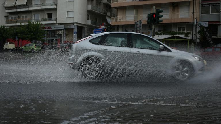 Ραγδαία επιδείνωση του καιρού με έντονα φαινόμενα 