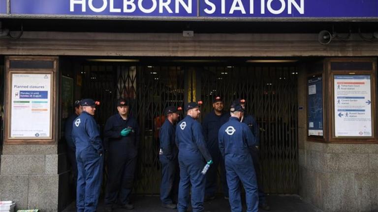 Τρόμος στο Λονδίνο: Συνελήφθη άντρας με μαχαίρι σε σταθμό του μετρό