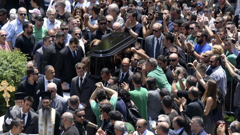 Λύγισαν οι πάντες στο τελευταίο "αντίο" στον Παύλο Γιαννακόπουλο (ΒΙΝΤΕΟ & ΦΩΤΟ)