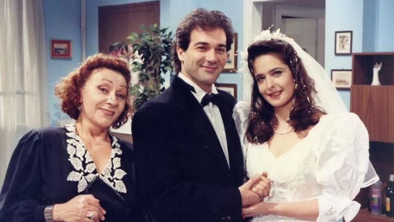 'Έφυγε από την ζωή η πασίγνωστη ηθοποιός που είχε γίνει διάσημη μέσα από την αθάνατη σειρά του Γιάννη Δαλιανίδη, «Ρετιρέ» (ΒΙΝΤΕΟ)