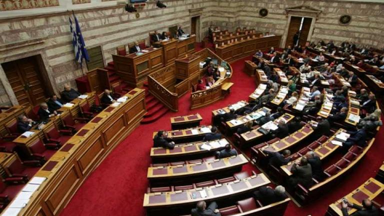 Πώς θα ενημερώσει ο Τσίπρας τη Βουλή για τη συμφωνία για το Σκοπιανό