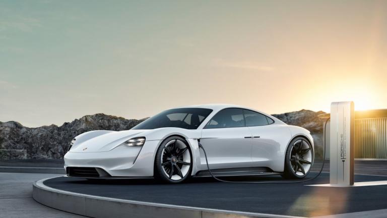 Ζωηρό Αλογο (Taycan)  θα είναι το όνομα του πρώτου πλήρως ηλεκτρικού  sport αυτοκινήτου της Porsche 