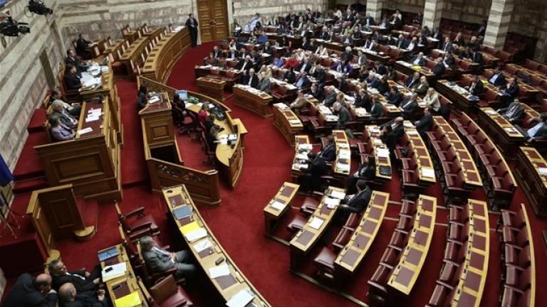 Μπέρδεμα στη Βουλή: 20 βουλευτές του ΣΥΡΙΖΑ ψήφισαν λάθος λόγω... τεχνικού λάθους!