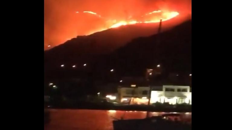Ώρες αγωνίας στην Τζιά: Μεγάλη φωτιά σε δάσος-Χωρίς πυροσβεστική το νησί! (ΒΙΝΤΕΟ)