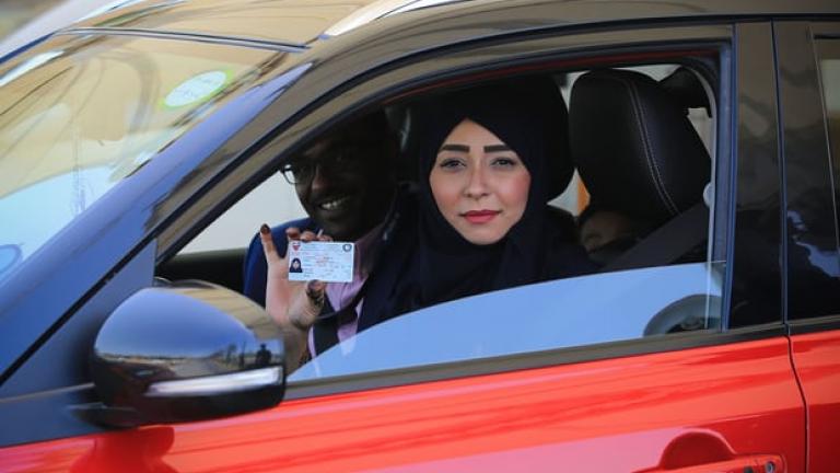 Σαουδική Αραβία: Ήρθη η απαγόρευση της οδήγησης για τις γυναίκες
