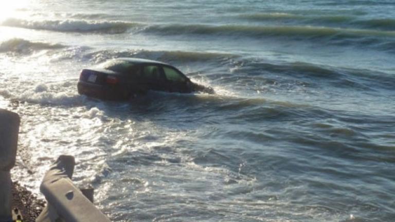 Εύβοια: Η μητέρα έχασε τον έλεγχο του αυτοκινήτου και κατέληξε στη θάλασσα με το παιδί της