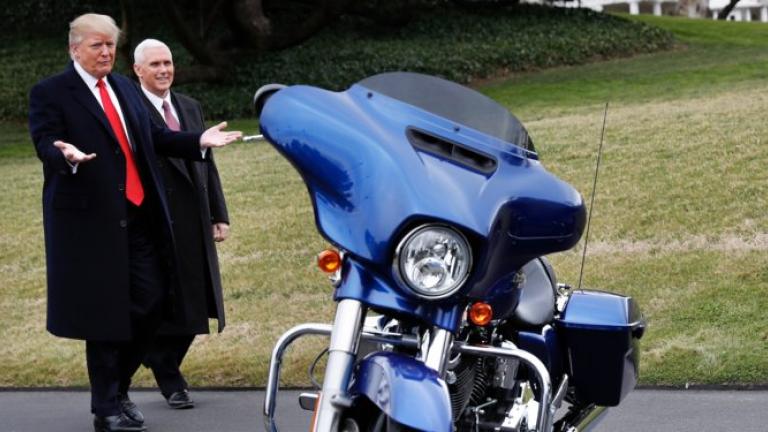 Ο πρόεδρος των ΗΠΑ Ντόναλντ Τραμπ καταφέρθηκε εκ νέου με δριμύτητα εναντίον της Harley-Davidson