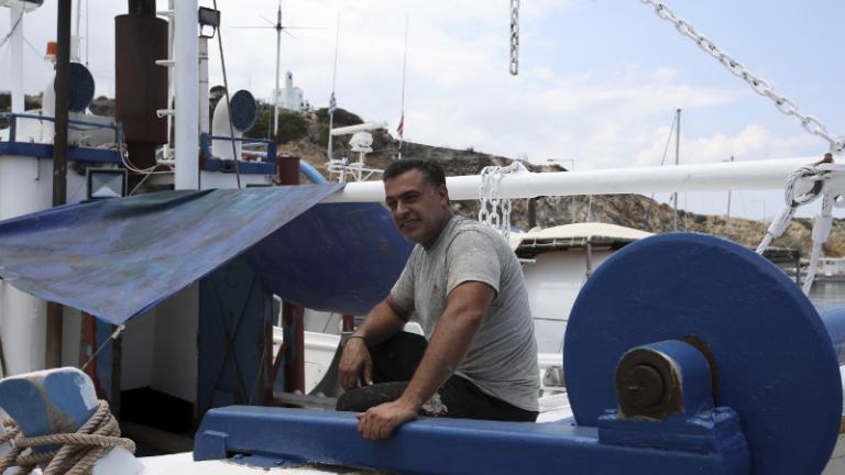 Ο Αιγύπτιος ψαράς της Ραφήνας - Ακόμα ένας αφανής ήρωας που έσωσε ζωές (ΦΩΤΟ) 