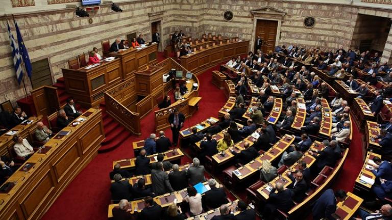 Βουλή: Αντιπαράθεση ΣΥΡΙΖΑ - ΝΔ για συντάξεις, εργασιακά, υγεία