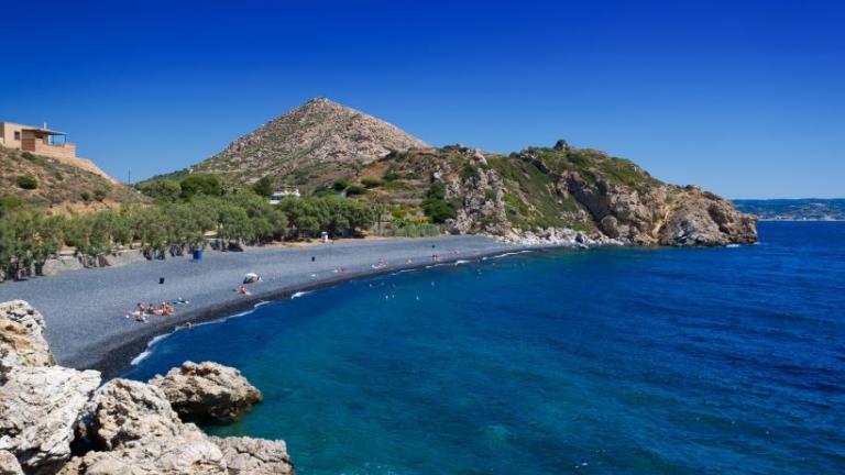 Στο Βόρειο Αιγαίο υπάρχει ένα νησί με μεσαιωνικά χωριά και παραλίες με άγρια ομορφιά - Έχετε πάει; 