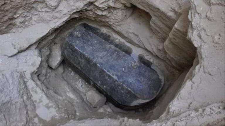 «Η σαρκοφάγος δεν ανήκει στον Μέγα Αλέξανδρο» λέει ο Αιγύπτιος γραμματέας αρχαιοτήτων