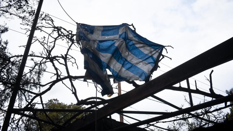 Μετράει τις πληγές της η Ελλάδα - 81 οι επιβεβαιωμένοι νεκροί