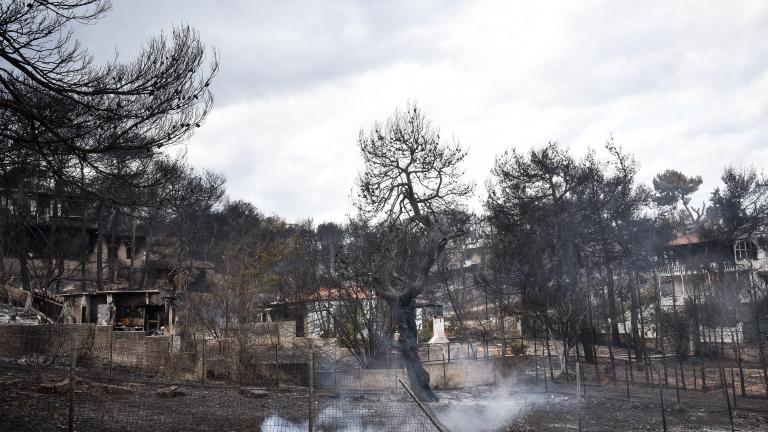 Συγκλονίζει η ιστορία νεκρού ζευγαριού στο Μάτι: Έμεινε δίπλα στον σύζυγό της ενώ μπορούσε να γλιτώσει