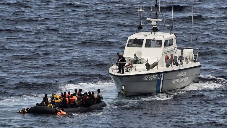 Επιχείρηση διάσωσης 57 μεταναστών από το Λιμενικό