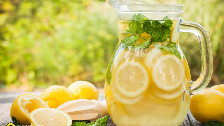 Πανεύκολες δροσερές σπιτικές λεμονάδες