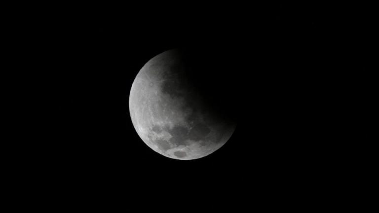 Λεπτό προς λεπτό η μεγαλύτερη έκλειψη σελήνης του 21ου αιώνα στον ουρανό της Πάρου (ΒΙΝΤΕΟ)