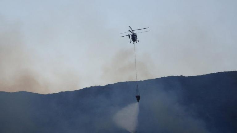 Μαίνεται η φωτιά στην περιοχή των Χανίων - Απομακρύνθηκαν οι κάτοικοι χωριού
