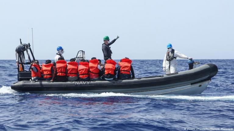 Σαλβίνι: κλειστά τα λιμάνια στους πρόσφυγες