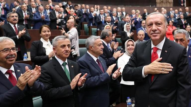 Τουρκία: Ορκίζεται σήμερα ο σουλτάνος Ερντογάν - Θα ελέγχει την εκτελεστική, τη δικαστική και τη νομοθετική εξουσία 