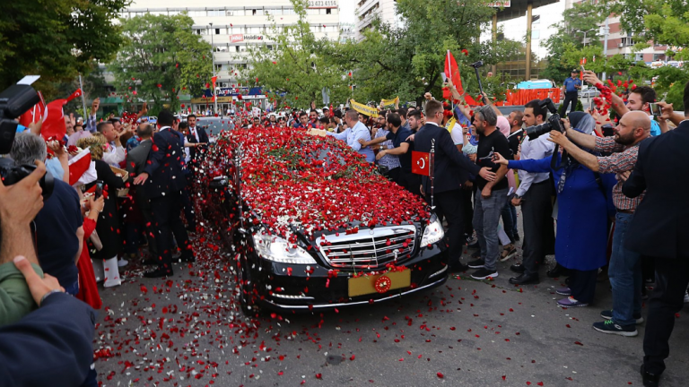 LIVE η ορκωμοσία του Ταγίπ Ερντογάν και η συνέχεια του προγράμματός του στην προεδρική του κατοικία με 10.000 καλεσμένους-Δεν θα παραστεί η ελληνική κυβέρνηση