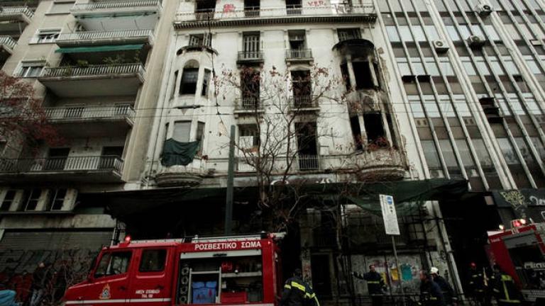 Επικίνδυνη φωτιά σε κτίριο στο κέντρο της Αθήνας