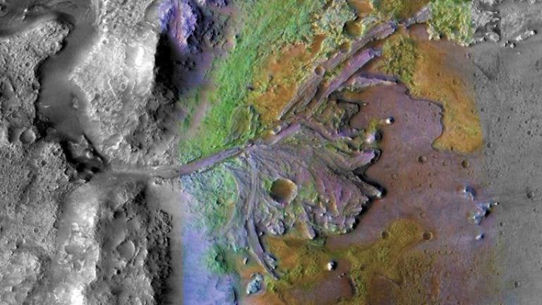 Μια τεράστια λίμνη νερού ανακαλύφθηκε στον Άρη