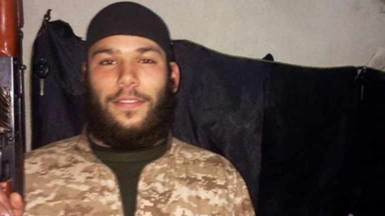 Ο συγκεκριμένος αδίσταχτος τζιχαντιστής πέρασε ως πρόσφυγας από τα ελληνικά νησιά και συγκεκριμένα από την Λέρο, το καλοκαίρι του 2015