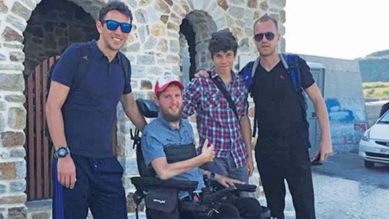 Στο Περιβόλι της Παναγίας πρώην ποδοσφαιριστής, που καθηλώθηκε σε αναπηρικό καροτσάκι