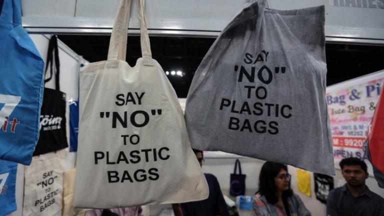 Αυστραλία: «Άναψαν» τα αίματα στα σούπερ μάρκετ για τις πλαστικές σακούλες