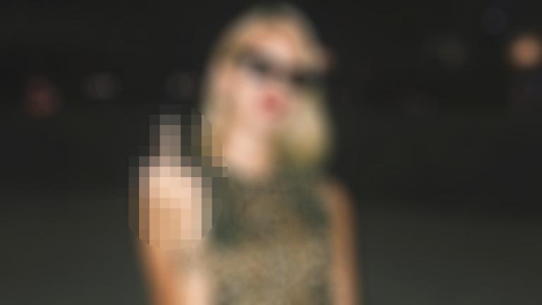 Πριγκιπικά κ@λ@δάχτυλα από την ατίθαση εγγονή του τέως